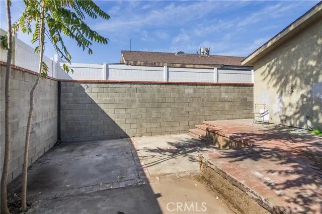 10125 Sharp Avenue, Pacoima Ca 91331 | Detached 21