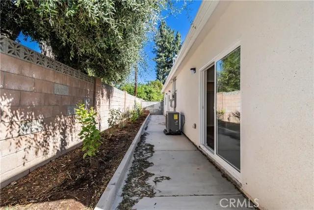 22655 Strathern Street, Canoga Park Ca 91304 | Detached 52