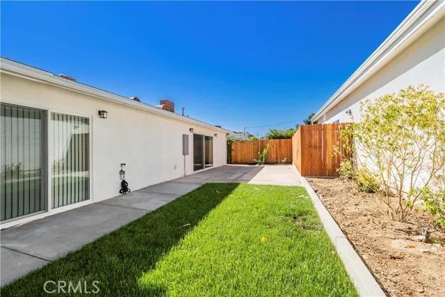 22655 Strathern Street, Canoga Park Ca 91304 | Detached 37