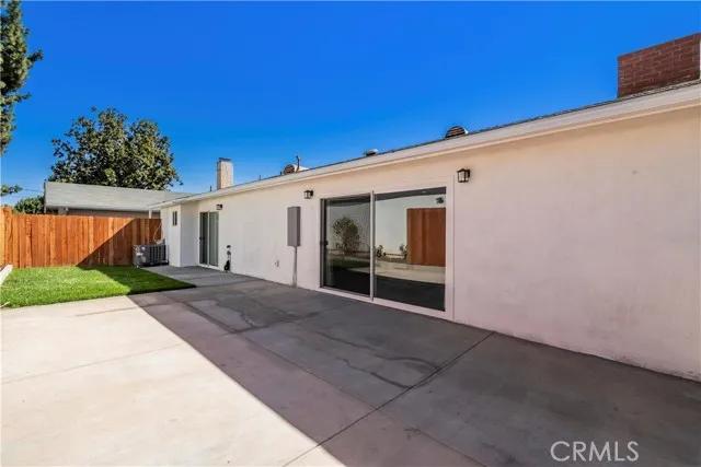 22655 Strathern Street, Canoga Park Ca 91304 | Detached 35