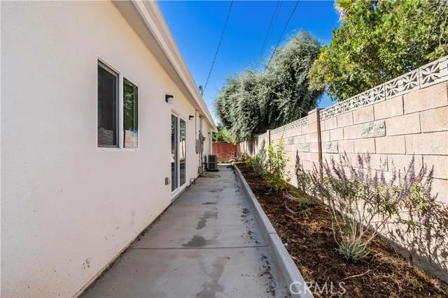 22655 Strathern Street, Canoga Park Ca 91304 | Detached 53