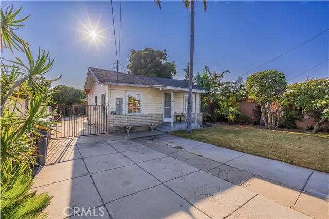 322 S Raitt Street, Santa Ana Ca 92703 | Detached 0