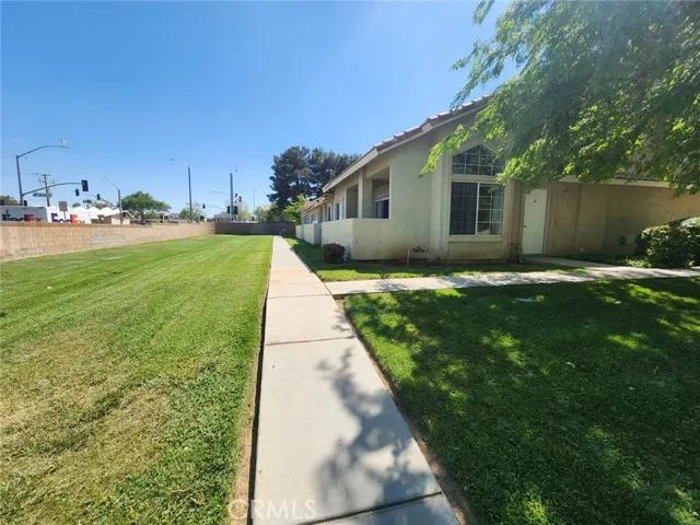 1642 Gardenia Court # A, Lancaster Ca 93535 | Apartment 2