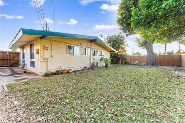 1413 W Colonial Avenue, Anaheim Ca 92802 | Detached 28