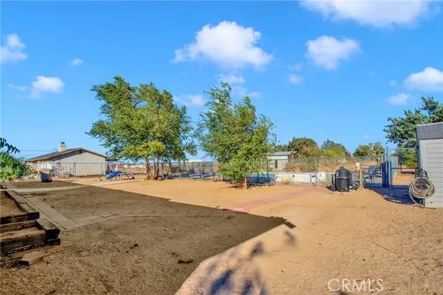 10977 Pinon Avenue, Hesperia Ca 92345 | Detached 39