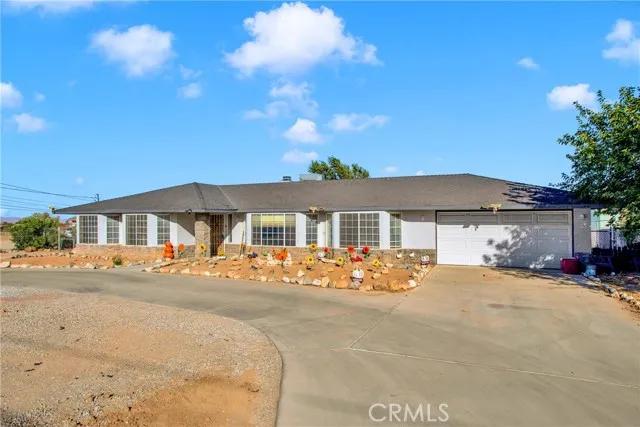 10977 Pinon Avenue, Hesperia Ca 92345 | Detached 3