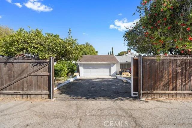 10139 Hayvenhurst Avenue, North Hills Ca 91343 | Detached 31