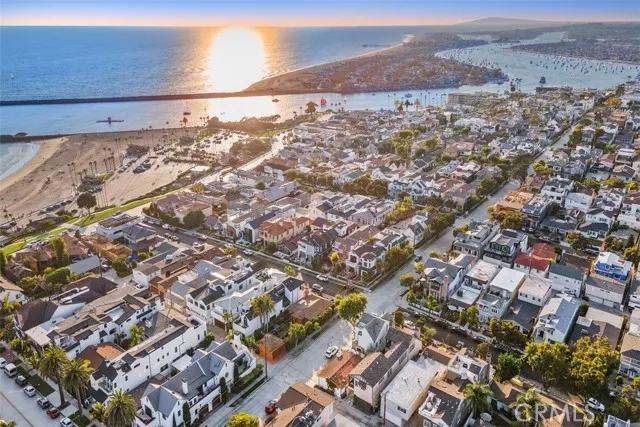 302 Larkspur Avenue, Corona Del Mar Ca 92625 | Detached 23