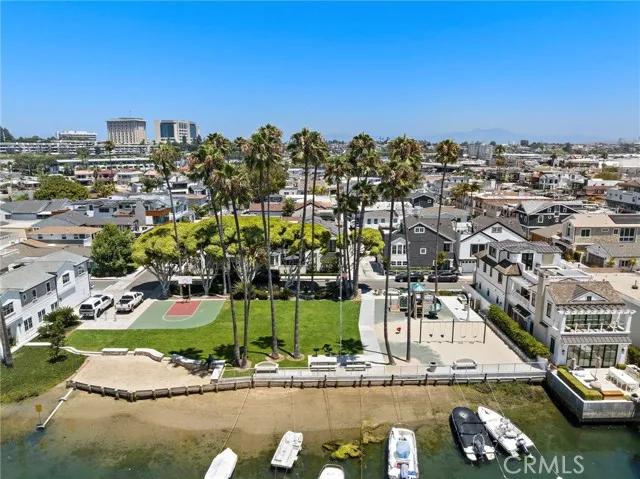 402 38th Street, Newport Beach Ca 92663 | Detached 25