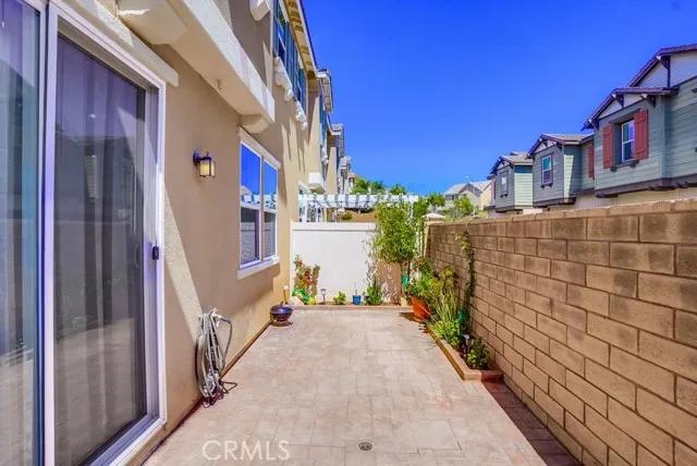 22057 Barrington Way, Santa Clarita Ca 91350 | Townhouse 52