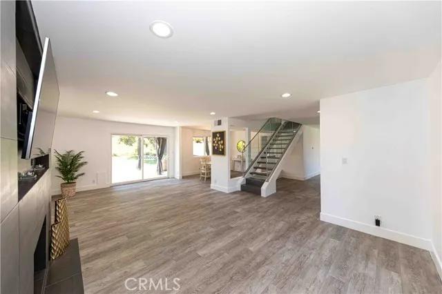 7501 Linley Lane, Canoga Park Ca 91304 | Detached 4