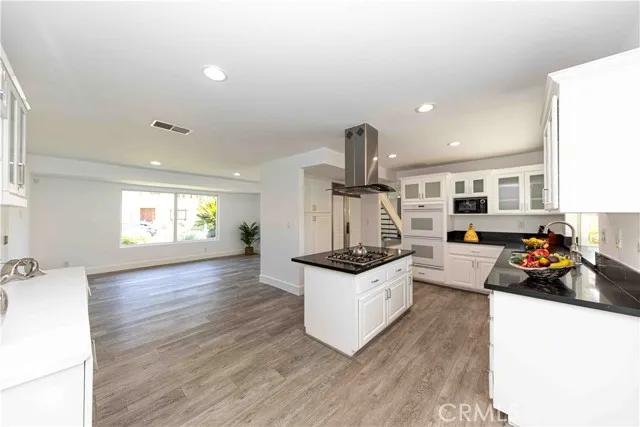 7501 Linley Lane, Canoga Park Ca 91304 | Detached 14