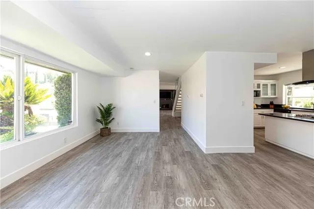 7501 Linley Lane, Canoga Park Ca 91304 | Detached 10