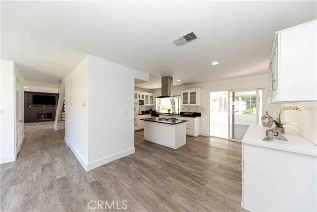 7501 Linley Lane, Canoga Park Ca 91304 | Detached 13