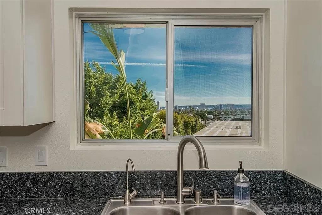 8400 De Longpre Ave # 215, West Hollywood Ca 90069 | All Other Attached 18