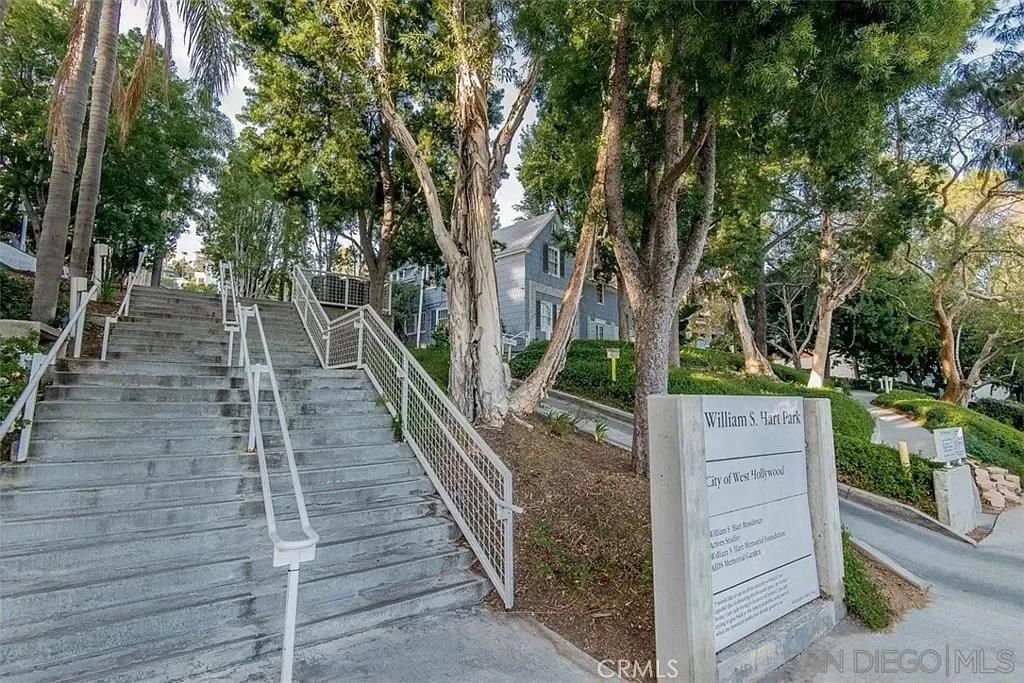 8400 De Longpre Ave # 215, West Hollywood Ca 90069 | All Other Attached 40