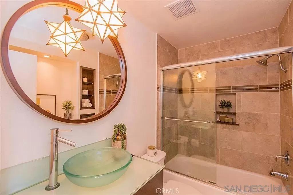 8400 De Longpre Ave # 215, West Hollywood Ca 90069 | All Other Attached 46