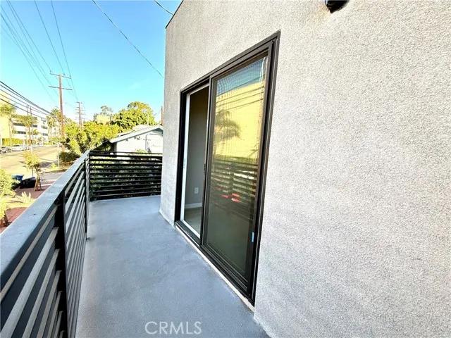 5159 Clinton Street, Los Angeles Ca 90004 | Detached 5