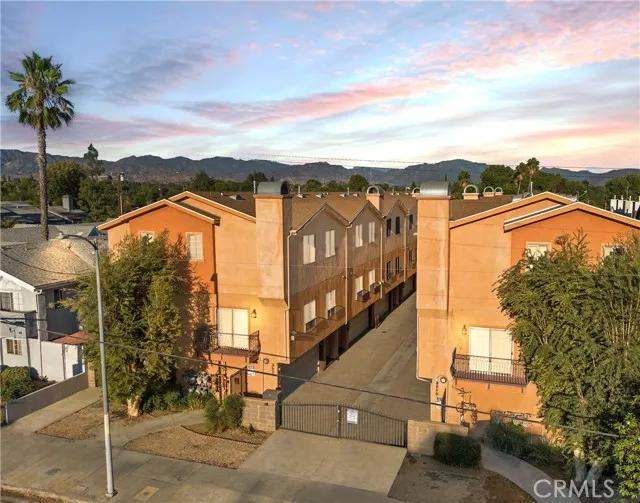 9650 Sepulveda Boulevard # 12, North Hills Ca 91343 | Townhouse 0