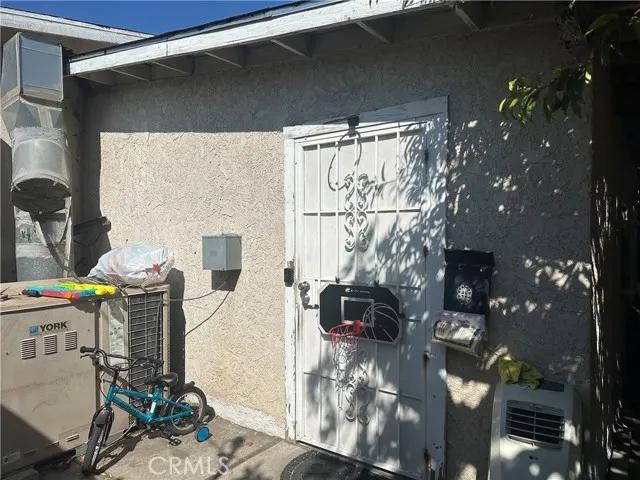 6943 Tyrone Avenue, Van Nuys Ca 91405 | Detached 9