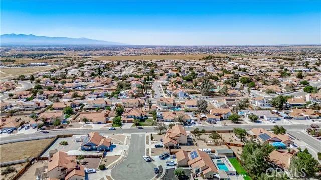 12310 Iroquois Road, Apple Valley Ca 92308 | Detached 63