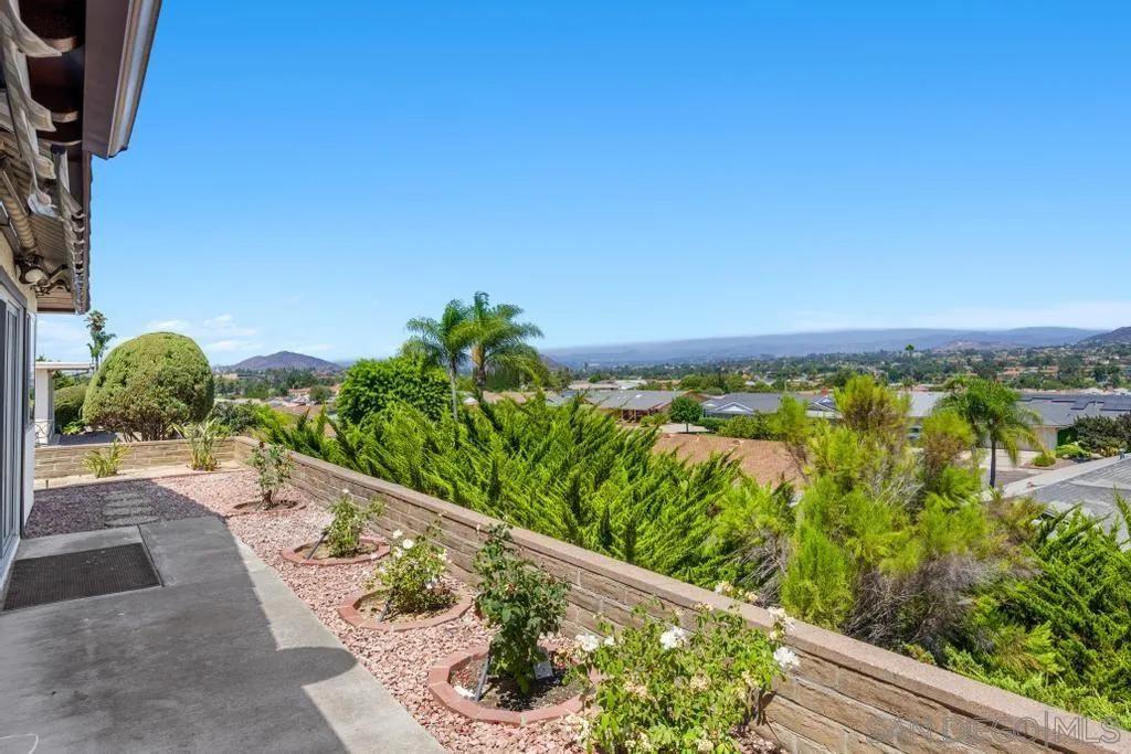 12018 Lomica Drive, Rancho Bernardo Ca 92128 | Detached 36