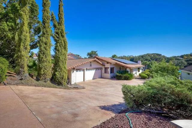 10563 Meadow Glen Way E, Escondido Ca 92026 | Detached 38