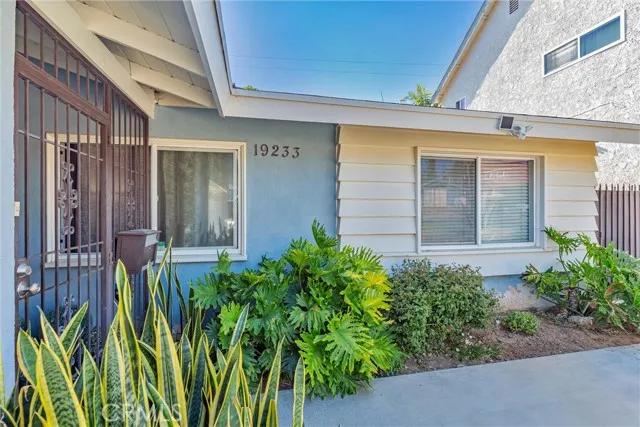 19233 Broadacres Avenue, Carson Ca 90746 | Detached 3