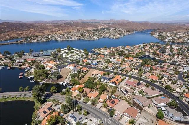 22560 Canyon Lake Drive N, Outside Of Usa Ca 92587 | Detached 45