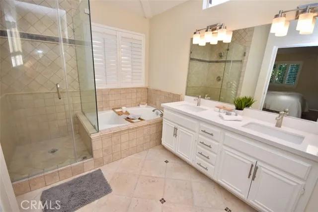 4 Comiso, Irvine Ca 92614 | Detached 28