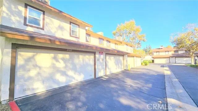 2107 S Magnolia Avenue, Ontario Ca 91762 | Detached 25