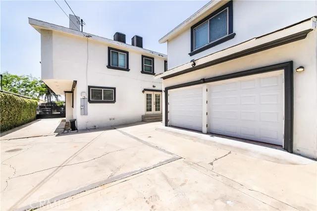 2128 N Valley Street, Burbank Ca 91505 | Detached 21