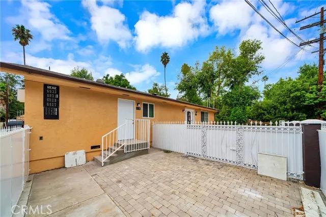 6931 Amigo Ave, Reseda Ca 91335 | Detached 10