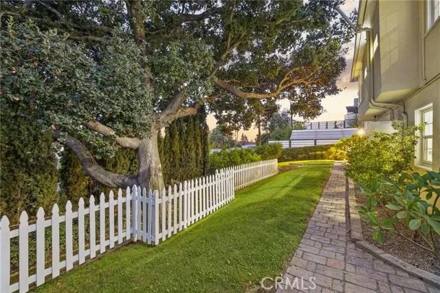 647 Corwin Avenue, Glendale Ca 91206 | Detached 29