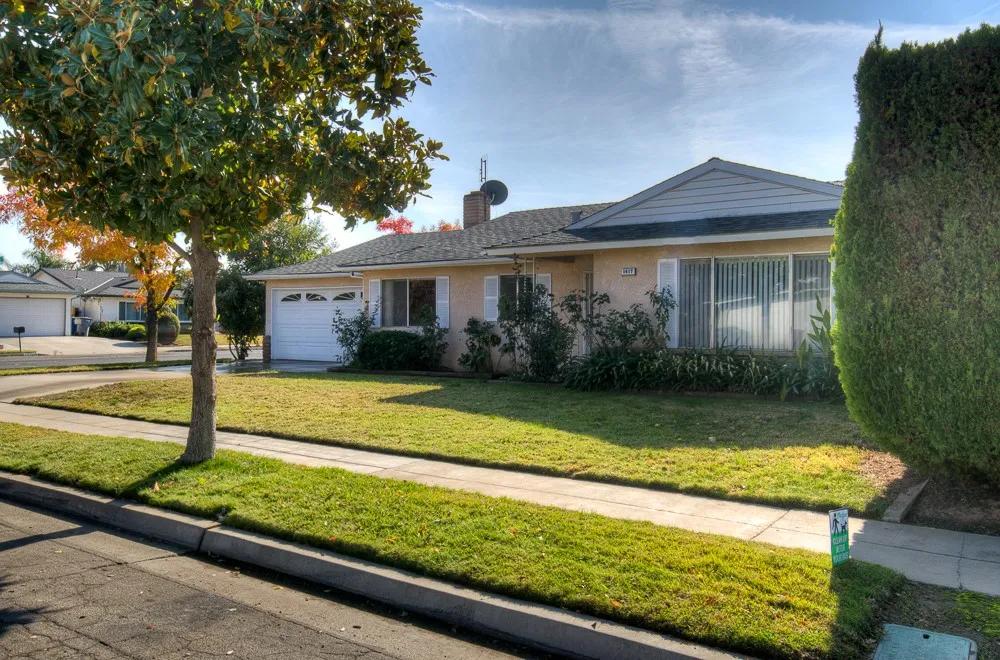 1417 W Minarets Avenue, Fresno Ca 93711 | Detached 1