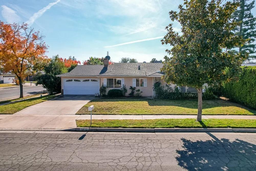 1417 W Minarets Avenue, Fresno Ca 93711 | Detached 17