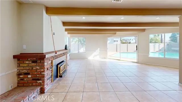 19531 Oakland Avenue, Rialto Ca 92377 | Detached 13