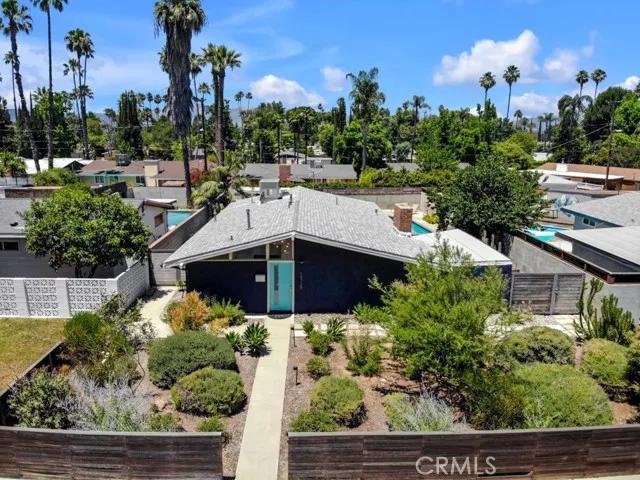 19739 Victory Boulevard, Woodland Hills Ca 91367 | Detached 28