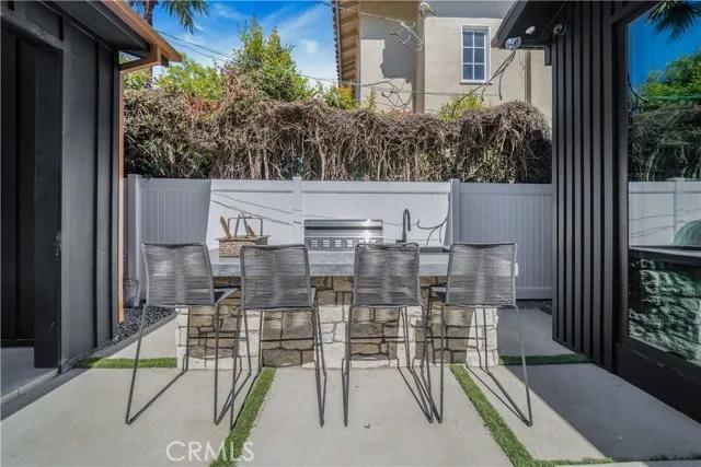 13463 Chandler Boulevard, Van Nuys Ca 91401 | Detached 40