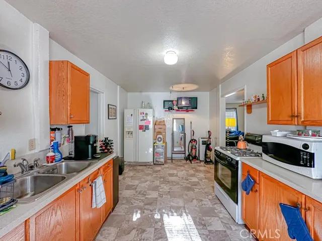 3915 E 11th Street, Long Beach CA 90804 | Multi Family 11