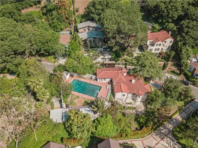 3015 N Beachwood Drive, Los Angeles Ca 90068 | Detached 30