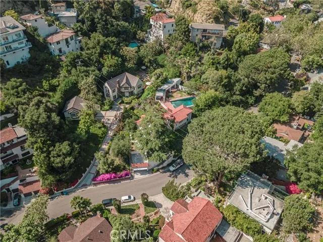 3015 N Beachwood Drive, Los Angeles Ca 90068 | Detached 35