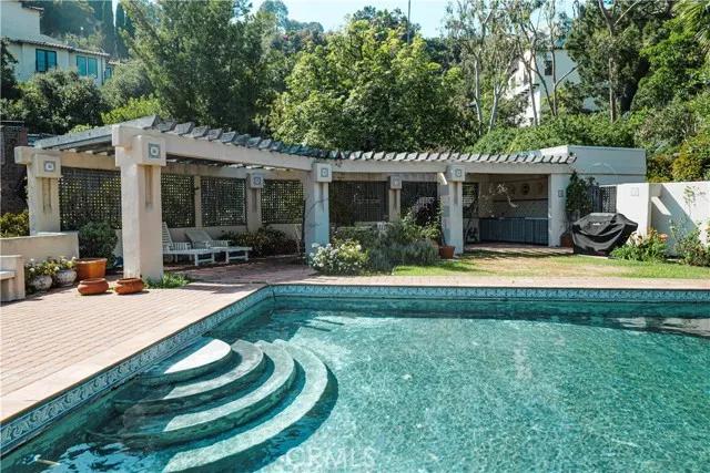 3015 N Beachwood Drive, Los Angeles Ca 90068 | Detached 48