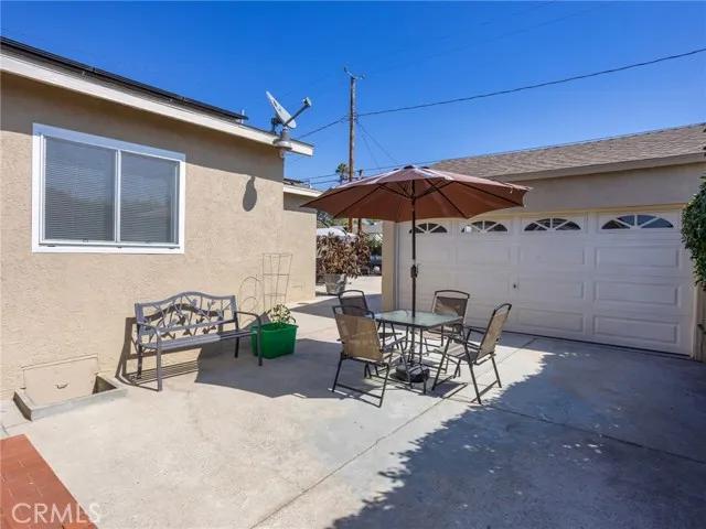 2224 N Valley Street, Burbank Ca 91505 | Detached 27