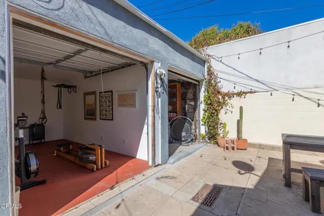 1431 Carmona Avenue, Los Angeles Ca 90019 | All Other Attached 25