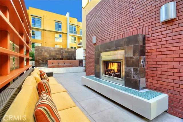 21301 Erwin Street # 343, Woodland Hills Ca 91367 | Detached 17