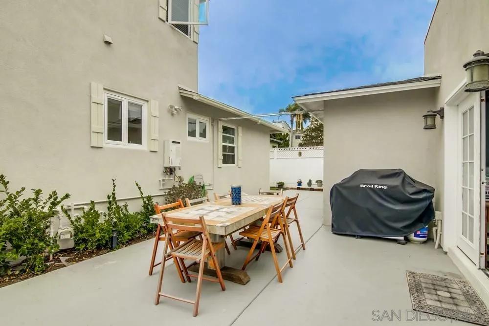 509 Genter, La Jolla Ca 92037 | Detached 19