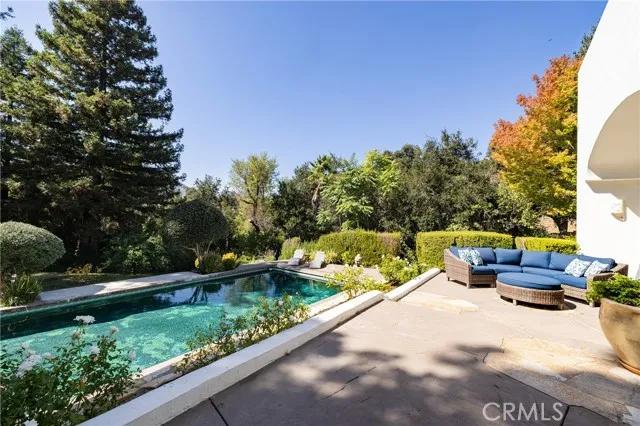 26066 Mulholland, Calabasas Ca 91302 | Detached 55