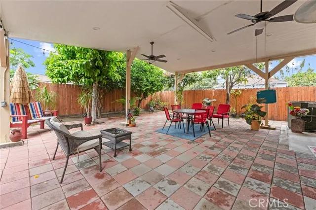 1977 Gale Avenue, Long Beach Ca 90810 | Detached 28