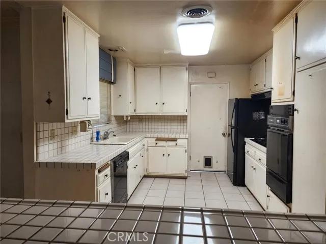 3060 Maple Avenue, Fullerton Ca 92835 | Detached 9